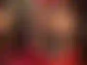 Séance de superposition de collants, partie 2/2 : ma maîtresse montre son amour pour les couches de nylon. J'adore mes fesses, mes jambes et mes pieds.