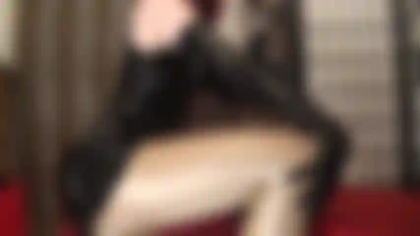 Fétichisme des gants en latex noir intense.