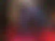 Waouh, ces bas nylon colorés sont vraiment sexy. Des collants bleus sexy et des talons aiguilles à bout ouvert pour vous taquiner. Jambes croisées. Fétichiste des pieds.