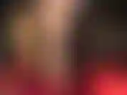 Maîtresse utilise ton fétichisme pour des collants extra brillants pour te rendre dur et dégoulinant de pré-éjaculation, afin qu'elle puisse utiliser ce jus partout sur ta bite et ton trou du cul.