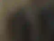 Le cul incroyable de maîtresse dans un pantalon en satin noir brillant est à vous d'admirer.