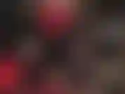 Pour les poules mouillées en satin – adoration de la déesse du satin avec un énorme gode ceinture. Maîtresse présente sa belle tenue en satin soyeux et brillant, chemisier, gants, jupe longue, bottes hautes et une grosse bite blanche.