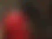 Fétichiste du latex - vêtue de latex brillant super serré, regardez votre maîtresse effectuer une branlette gantée.