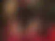 Je vénère le cul, je suis assise sur le visage, accroupie, je porte des collants et je taquine.