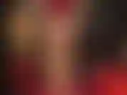 Des couches de collants brillants - 2 paires des collants les plus brillants que vous aimez tant sur les jambes, les fesses et les pieds parfaits de votre maîtresse, ainsi que des culottes en satin rouge chaud.