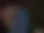 Maîtresse taquine avec des gants médicaux.