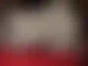 Tellement douce ! Maîtresse taquine l'esclave amoureux des chaussettes avec des chaussettes à pompons extra moelleuses et extra mignonnes.