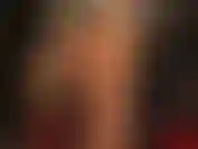 Des couches de collants super brillants - la maîtresse vivian est une allumeuse incroyable avec ses nylons les plus brillants, montrant ses pieds, ses jambes et son cul tout en trayant votre bite entre les couches douces.