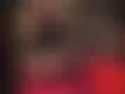 Tu aimes mon cul ! Un collant noir transparent et un body string en pvc brillant encadrent parfaitement mon cul incroyable.