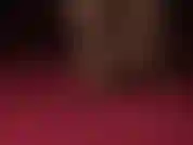 Gros plan sur mes magnifiques arches en collants marron foncé et escarpins en cuir pendants. Fétichiste des pieds.