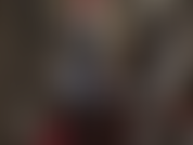 Fétichiste du pvc – habillée de la tête aux pieds de vinyle noir brillant. Celle-ci est pour les amoureux du pvc.