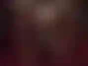 Tu suces une bite pour mes pieds - imagine ça... Mes doux pieds en nylon sont enroulés autour d'une grosse bite, trayant son sperme... Directement dans ta bouche ! Avec l'arôme de mes pieds humides dans ton nez.