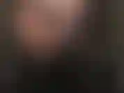 Fétichiste des gants en cuir - regarde-moi dans les yeux pendant que tu supplies de sentir ces gants sur ton corps, autour de ton cou, serrant, de plus en plus serrés, souriant, le majeur sur ton visage jusqu'à ce que les lumières s'éteignent...