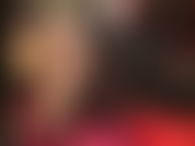 Fétichiste du brillant – ma maîtresse tisse sa toile brillante de collants brillants et de pvc noir sexy. Une fois piégée, on ne peut plus en sortir (et on ne le voudrait pas).