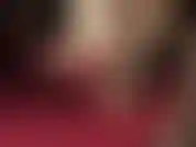 Je suce les jolis pieds nus de ma maîtresse, une énorme bite est la prochaine. Je vais te nourrir la bite entre mes pieds, massant le sperme directement dans ta bouche.