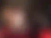 Maîtresse vivian est vêtue d'une tenue sexy et légère, d'un bustier en dentelle, de gants, de collants brillants et de bas en dentelle, caressant ses 20 centimètres de bite. Domination par gode-ceinture, domination féminine, adoration.