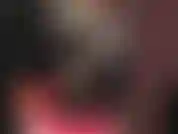 Vous pouvez adorer la déesse car elle est habillée à la perfection en pvc noir brillant et en bottes lacées.