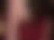 Maîtresse taquine la bite avec ses orteils sexy dans des couches de collants, avant de la piéger entre ses cuisses recouvertes de nylon.