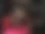 Maîtresse, elle fait battre votre cœur avec ces collants longs incroyablement sexy et ses escarpins rouges à talons aiguilles en métal. Jambes croisées, satin, talons hauts.