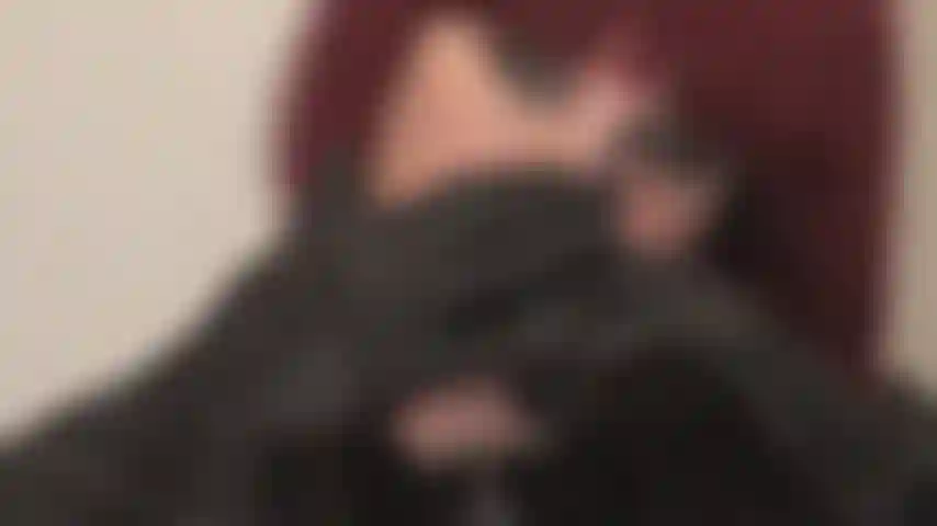 J'adore les gants en cuir - appelons les choses par leur nom... Une addiction aux mains de maîtresse vivian dans des gants en cuir.