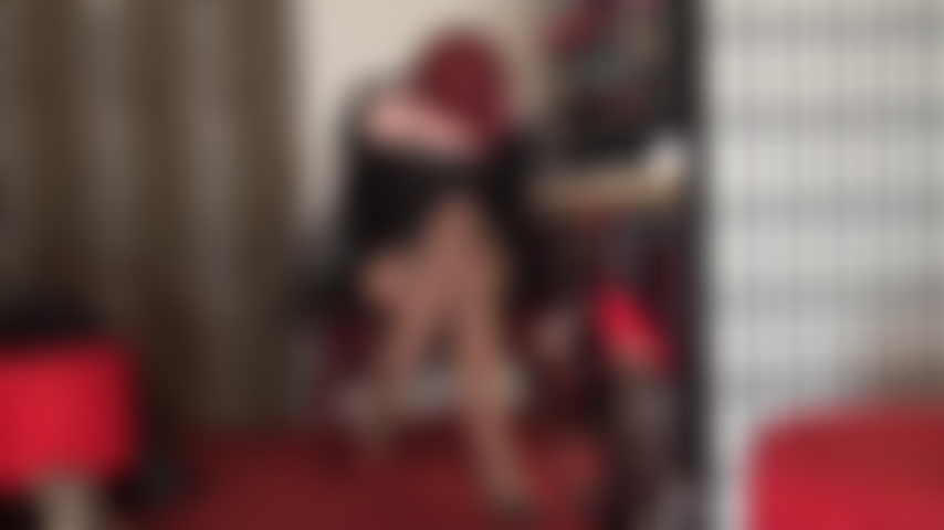 Fétichiste des gants en cuir - ma maîtresse vous a fait craquer pour ses longs gants en cuir incroyablement beaux.