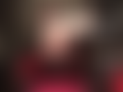 Cuir sexy et chaînes, longue branlette avec gants en cuir, collants et footjob pieds nus.