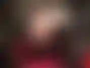 Cuir sexy et chaînes, longue branlette avec gants en cuir, collants et footjob pieds nus.