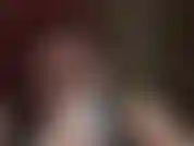 Maîtresse de gants branlette - vous aimez la sensation d'une paire de gants en satin soyeux sur toute votre bite et vos couilles pour traire tout ce sperme.