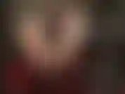 Branlette avec gants en latex sur strapon avec adoration des pieds, suivie d'une adoration du cul avec pieds et bite.