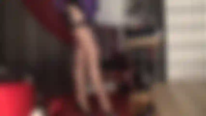 Des bas et des jarretelles vintage incroyablement sensuels et sexy qui laissent votre bite implorer l'attention.