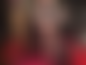 Ces jambes et ces pieds en nylon transparent sont ta plus grande faiblesse. Savoure ces bas et jarretières sexy et sensuels.