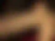 Branle ta bite d'esclave partout sur mon collant gris brillant - les jambes parfaites en nylon brillant de la maîtresse sont tellement excitantes pour toi. Tu veux te frotter partout sur ces longues jambes.