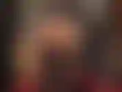 Une vue de derrière - vous pouvez simplement imaginer la maîtresse caressant son énorme bbc tout en abaissant son cul de collant parfait sur votre visage.