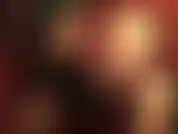 Tu as besoin d'une bonne baise ! - Maîtresse te regarde profondément dans les yeux alors qu'elle enfonce sa grosse bite noire en toi, frottant ses cuisses en nylon contre ton cul, te nourrissant de sa savoureuse broche.