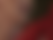 Accro aux gants en latex – cette paire rouge vif est tellement excitante. Tu adorerais ces gants enroulés autour de ton cou, glissant dans ta bouche et ton cul. Mmmm.