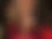 Jambes en nylon – tout simplement irrésistible. Maîtresse vivian a les plus belles jambes et les plus beaux pieds du web, ici en collants nude soyeux et brillants et escarpins à talons en acier rouge éclatant.