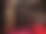 Fétichiste des jeans en pvc - ma maîtresse est superbe dans une paire de jeans en vinyle brillants et serrés et un body en nylon transparent.