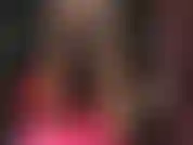 Je domine par gode ceinture et je vénère mon cul. Tu aimes tellement la grosse bite de ta maîtresse que tu ne penses qu'à ça. Quelle chance tu as de pouvoir vénérer mon cul parfait et mes jambes en collants, aussi.