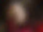 Fétichiste du jean blanc, du cuir noir, des bottes, des gants et un énorme strapon noir - attirée par mon jean moulant, ma maîtresse claque sa bbc dans tes trous.