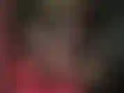 Petite, serrée, brillante et tout simplement chaude - maîtresse vivian est vêtue d'une robe en latex noir, ajoutant une paire de bas en dentelle sur des jambes nues, associée à des escarpins à talons aiguilles en métal.