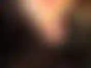 Baisée durement par ta déesse en pvc. Cette tenue fétichiste noire et brillante te rend folle, penchée pour ma grosse bite noire. Sentant mes seins sur ton dos laissant ma salive couler dans ta bouche d'esclave ouverte.