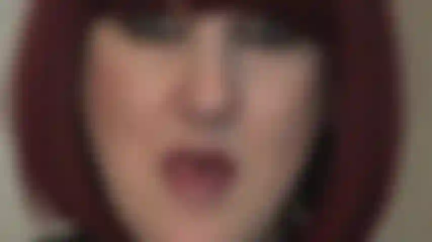 Adoration du visage - il y a des moments où vous voulez simplement vous perdre dans les yeux de maîtresse vivian, même pendant quelques minutes en admirant son visage, ses lèvres rouges à lèvres et sa langue, la regarder sourire... Pour rendre votre journée encore meilleure.