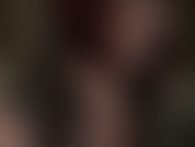 Fétichiste du rouge à lèvres noir.