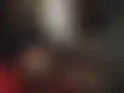 Tu veux sentir les gants en latex glissants de ta maîtresse partout... Sur ton cou, dans ta gorge, sur ta bite et dans ton cul.