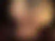 Tout simplement parfaite - les pieds nus et le cul nu de la maîtresse vivian.