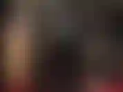 Adore le cul de la maîtresse vivian dans une combinaison moulante en latex noir tandis que ses gants en latex humides et glissants taquinent chaque goutte de sperme de ta bite palpitante.