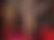 Pieds nus et gode ceinture blanc - le collant se retire parce que vous aimez les pieds nus sexy de la maîtresse, ainsi qu'une grosse bite blanche que votre déesse caresse, vous taquinant avec sa bite et ses pieds.