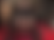 Tu as l'air tellement affamée de bite en ce moment. Mes 20 centimètres de bite noire savoureuse sont à toi pour te faire plaisir. Caresse-moi pendant que tu suces ma grosse bite jusqu'à ce qu'elle soit sèche.