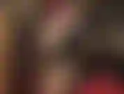 Les pieds et les jambes en collants brillants de maîtresse vous rendent fou !