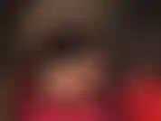 Des jambes, des hanches et des fesses incroyables dans des collants nude brillants. Si brillante, si parfaite qu'une maîtresse accroupie sur ton visage.